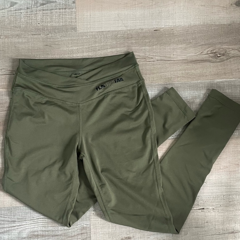 Flag Nor Fail Olive Green V Waist Work Out Leggings Size Small